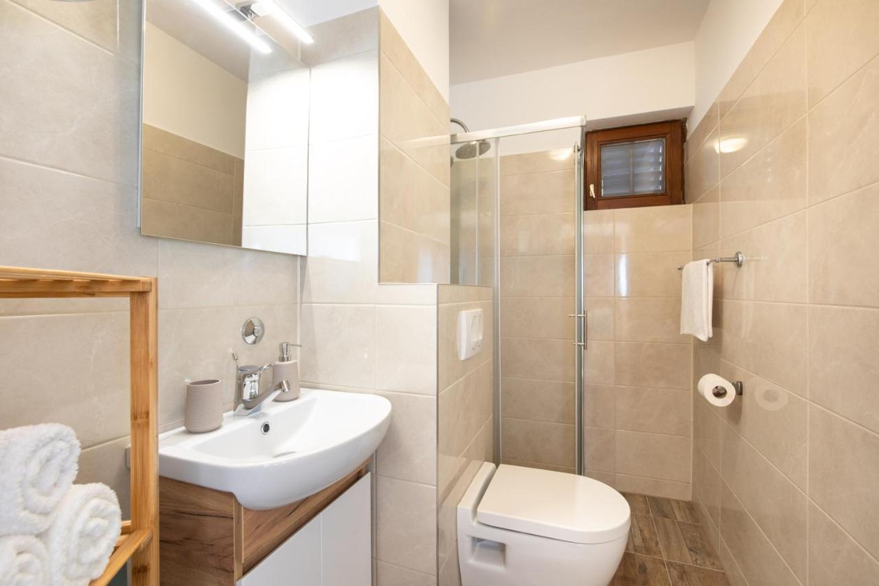 Apartment Laura Punat Buitenkant foto